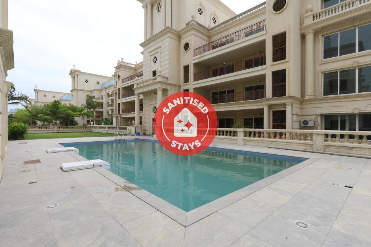 Oyo 6954 The Lawns Oragadam Hotel Exterior photo