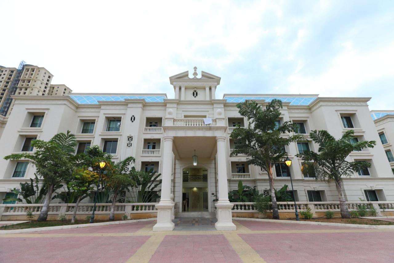 Oyo 6954 The Lawns Oragadam Hotel Exterior photo
